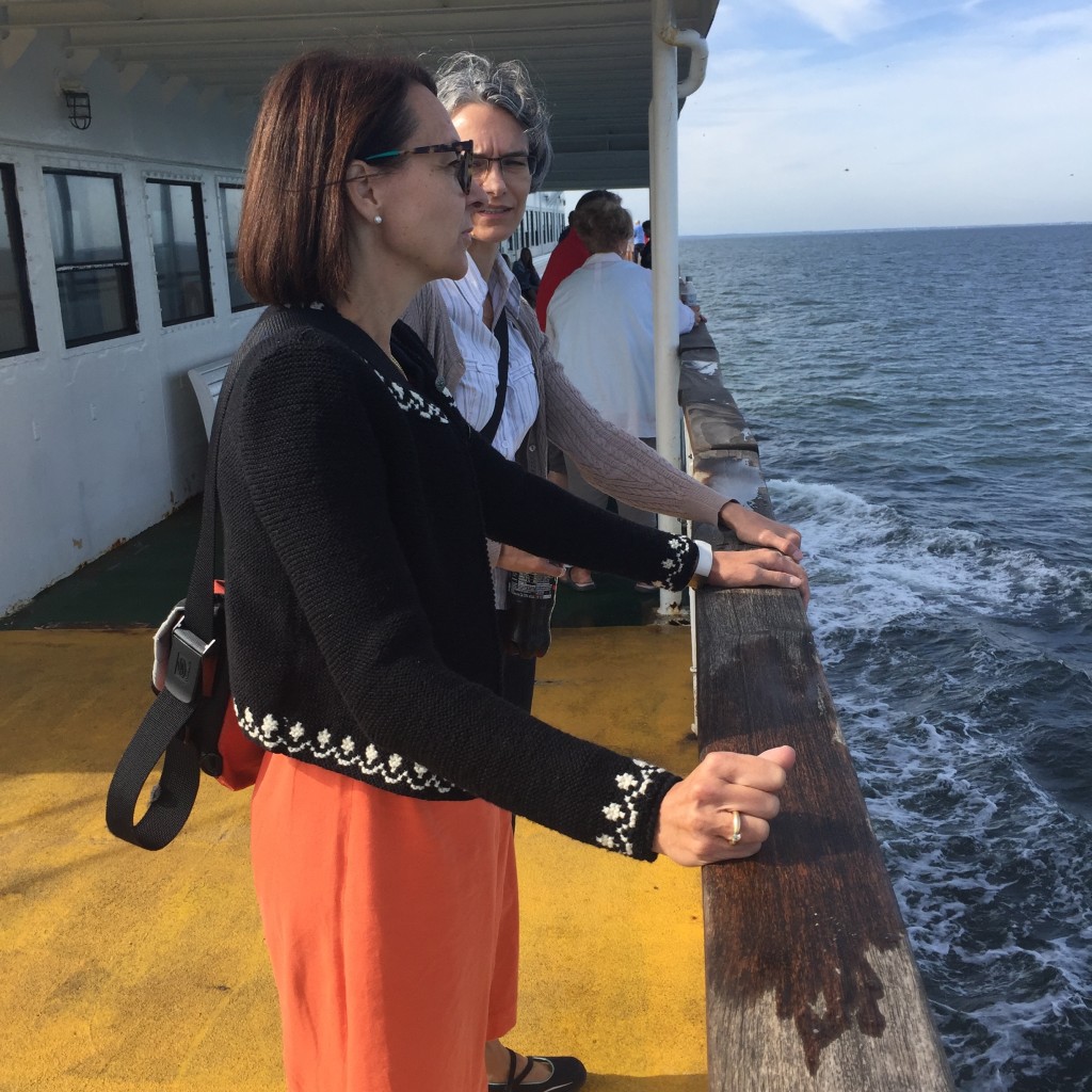 Andrea und Eveline auf der Ferry